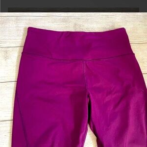 Victoria Sports Purple High-Waisted Leggings Pre loved in excellent condition